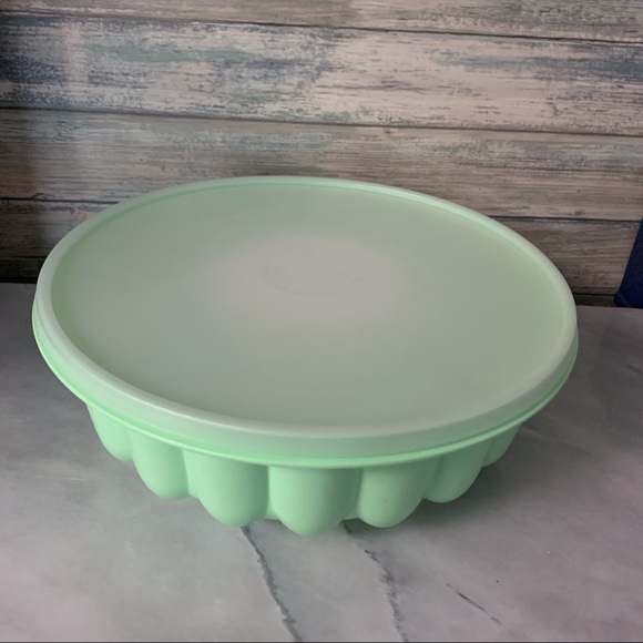 Vintage Tupperware Jello Gel Wreath Mold - Picture 2 of 8